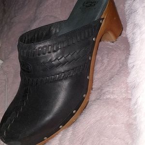 Ugg clogs